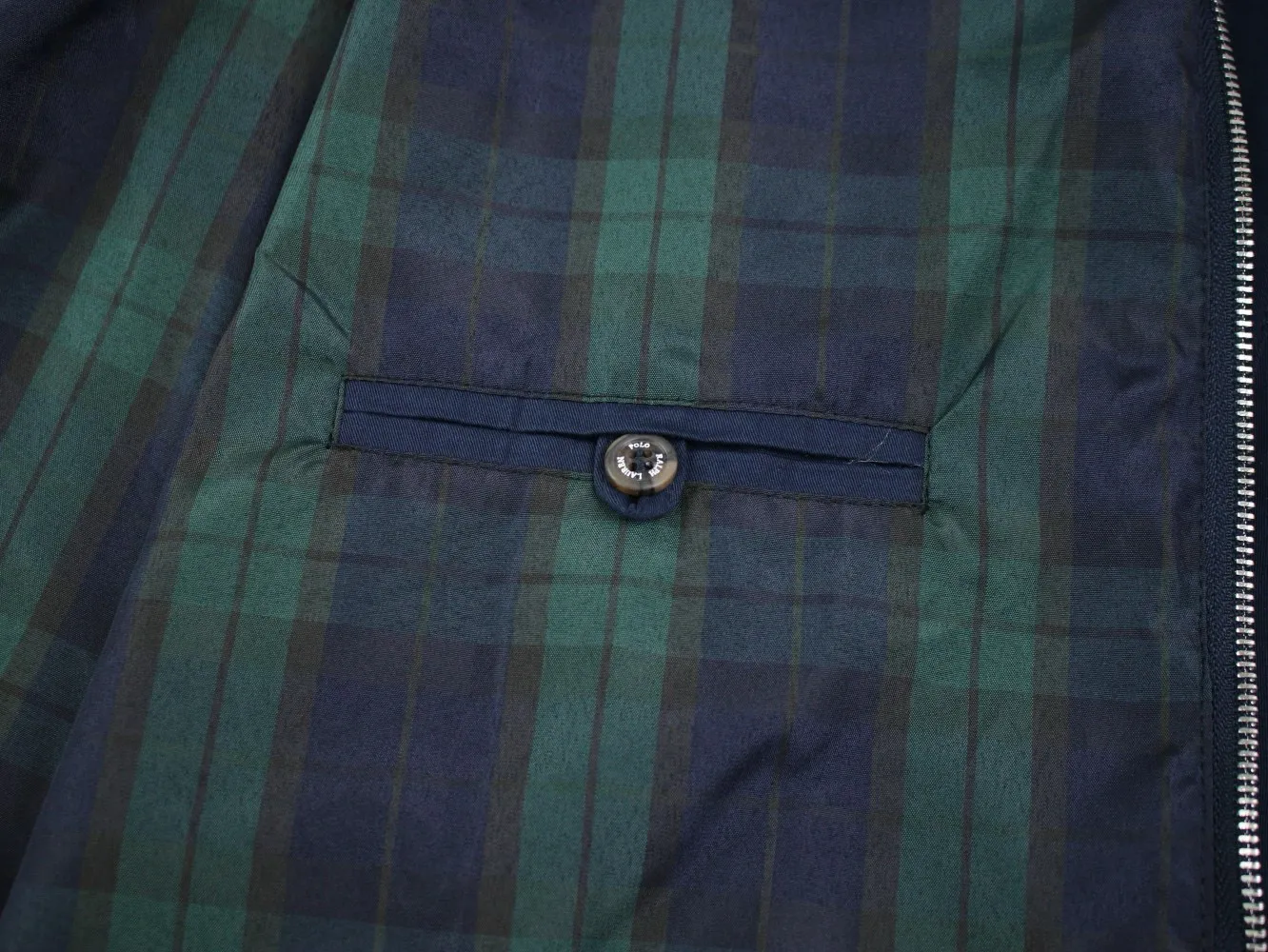 🅿️330 new model number: B129 Ralph Lauren's new 2024 classic old money style stand collar executive zipper jacket 1️⃣Selected from high-quality original developed pure cotton fabrics, with customized plaid lining inside, the overall wearing effect is very soft and comfortable, 2️⃣The workmanship details are perfectly controlled, the chest is exquisitely embroidered with small logos, and the dropped shoulders are made of splicing technology to create a unique design style that highlights your personality! The version is simple but not simple! 3️⃣ Complete with tag accessories, unisex design, and a very versatile jacket for men and women! Color: black, navy, khaki, green Size: S, M, L, XL